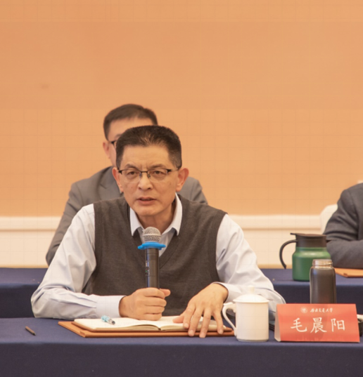 毛晨阳主持召开西南交通大学各地校友会座谈会